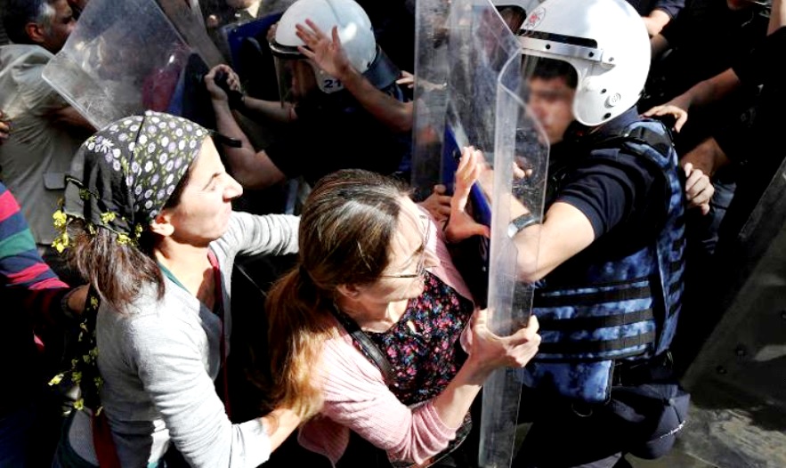 Protest-kurdische-Frauen-gegen-Verhaftungen